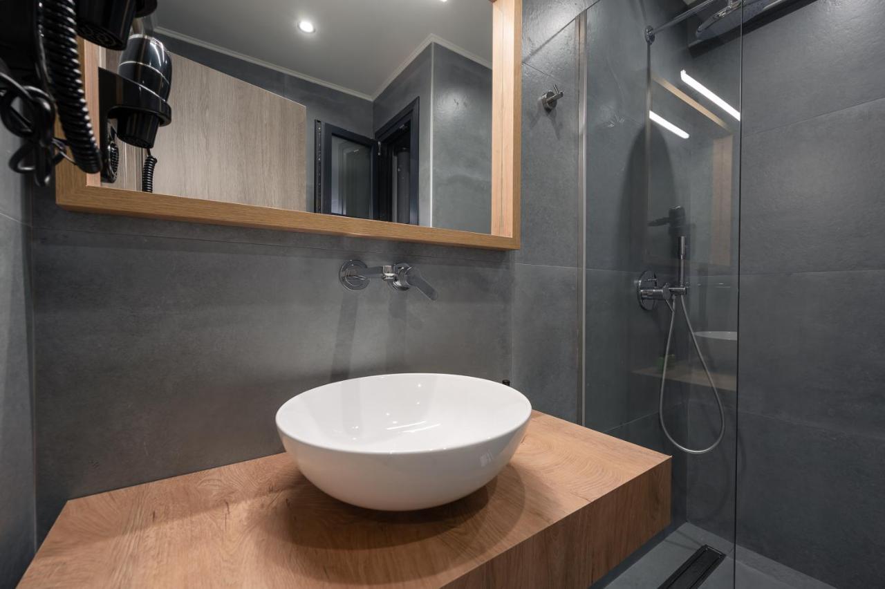 Blue Wave Luxury Suites Nea Iraklitsa Pokoj fotografie