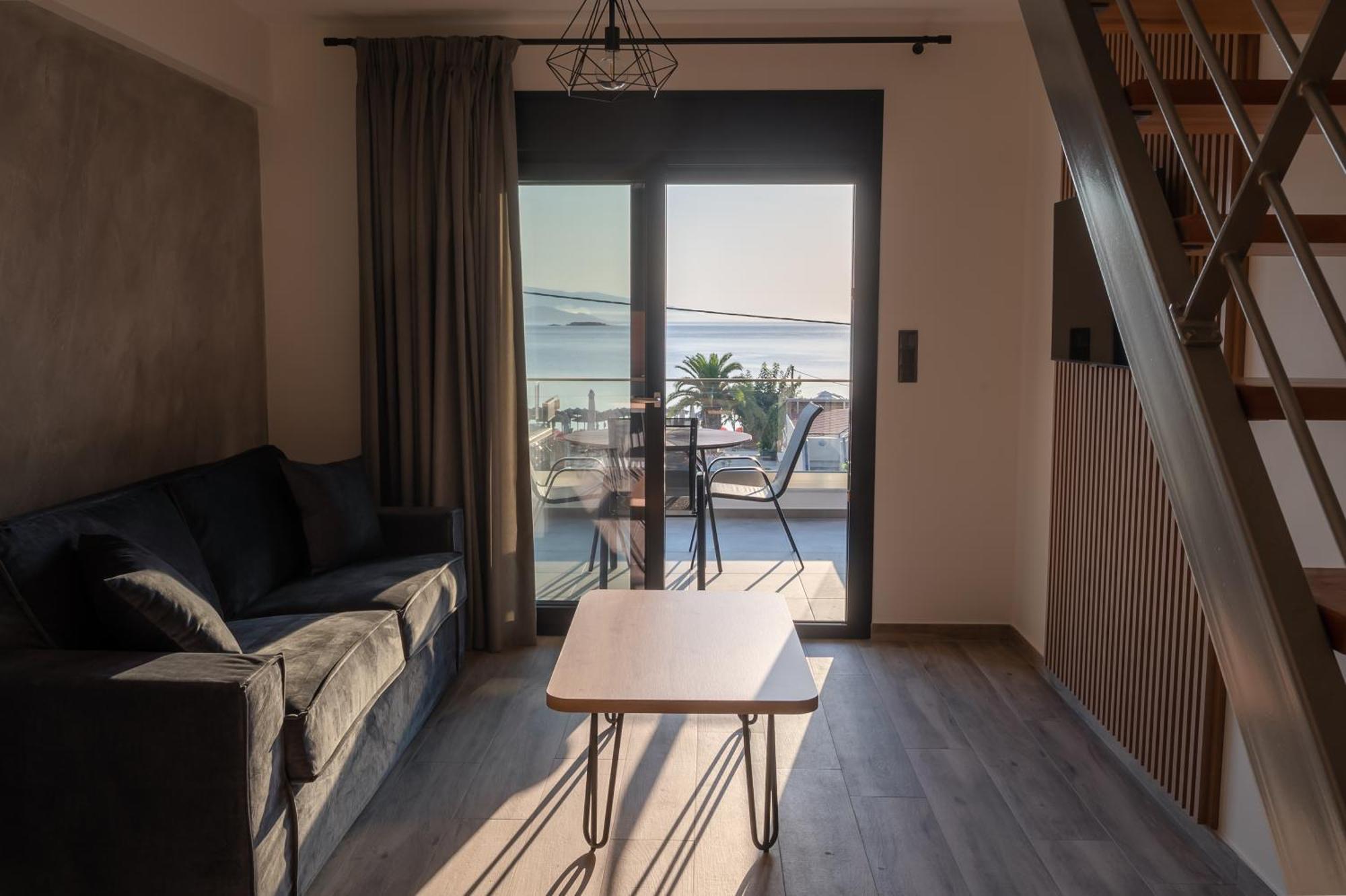 Blue Wave Luxury Suites Nea Iraklitsa Pokoj fotografie